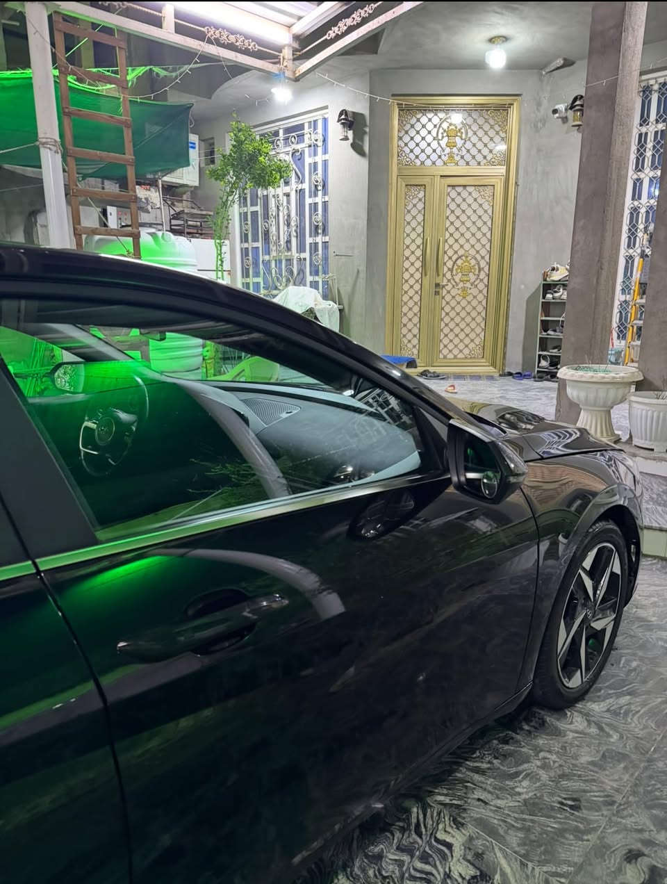 السلام عليكم 
النترا 2023 فول مواصفات ليمتد وارد أمريكي رقم بغداد الانكليزي معوقين جاهز للوكالة حادث السيارة بنيد فقط مستبدل محرك  2000 دوش المرغوب 
مواصفات السيارة 
1- بصمة 
2- فتحة 
3- بصمة ابواب وجنطة 
4- تشغيل عن بعد 
5- رادار امامي وخلفي وبلمري 
6- تحديد مسار 
7- شاشة ديجتال متصلة 
کشن وستيرن تدفئة
 9- انضمة قيادة 
10 - لد امامي خلفي 
11- كامرة دوارة 
12- كشنات جلد
13- أنظمة قيادة Normal - S.Sport - Sport 
14- دخول ذكي وتحكم ستيرن
 وباقي المواصفات المعروفة سعر السيارة ١٥٢ وبيها مجال بسيط 
***********
