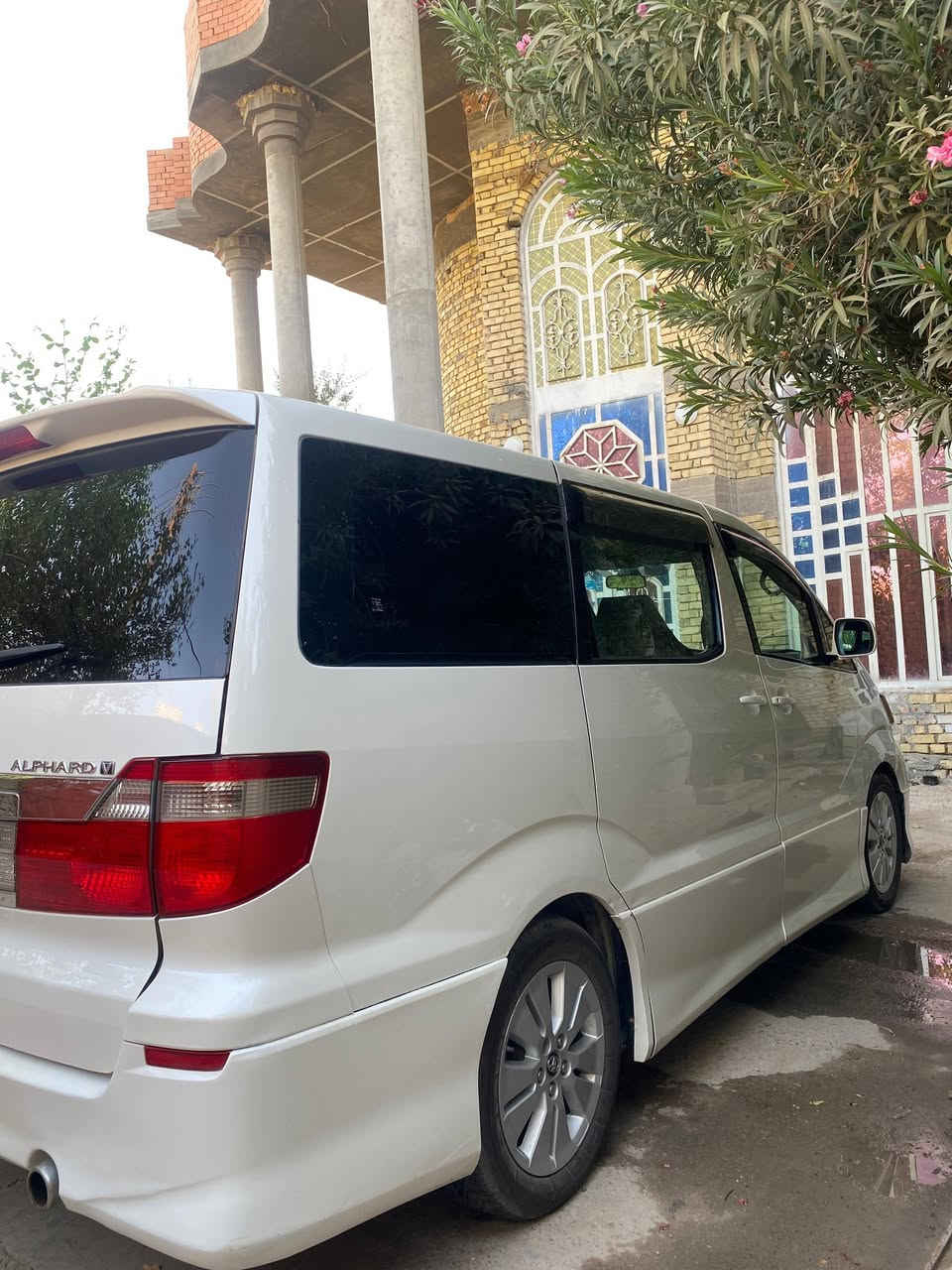 اللهم صل على محمد وآل محمد
للبيع 
الفارد ياباني ابيض صدفي موديل ٢٠٠٣ رقم بصرة تحويل مكفوله من الضربه والصبغ والتبديل سيارة نظيفه للاتصال على الرقم ***********
