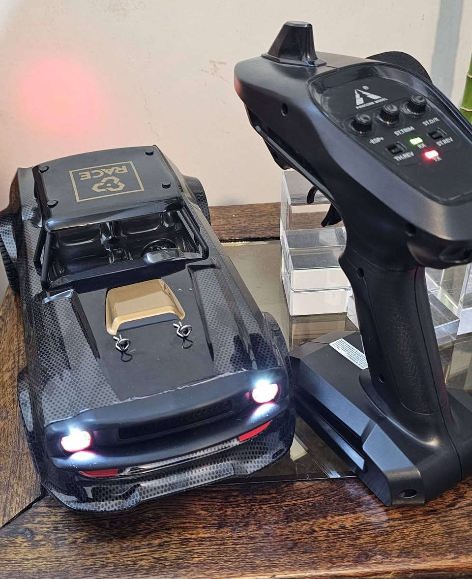 متوفر . قياس ١/١٦ برش
جديده مع كامل اغراضها
طخم تاير ويل اسبانه شاحنه


**إذا كنت صاحب هذا الإعلان وتريد حذفه لأي سبب، رجاءا أرسل رسالة إلى الدعم الفني**