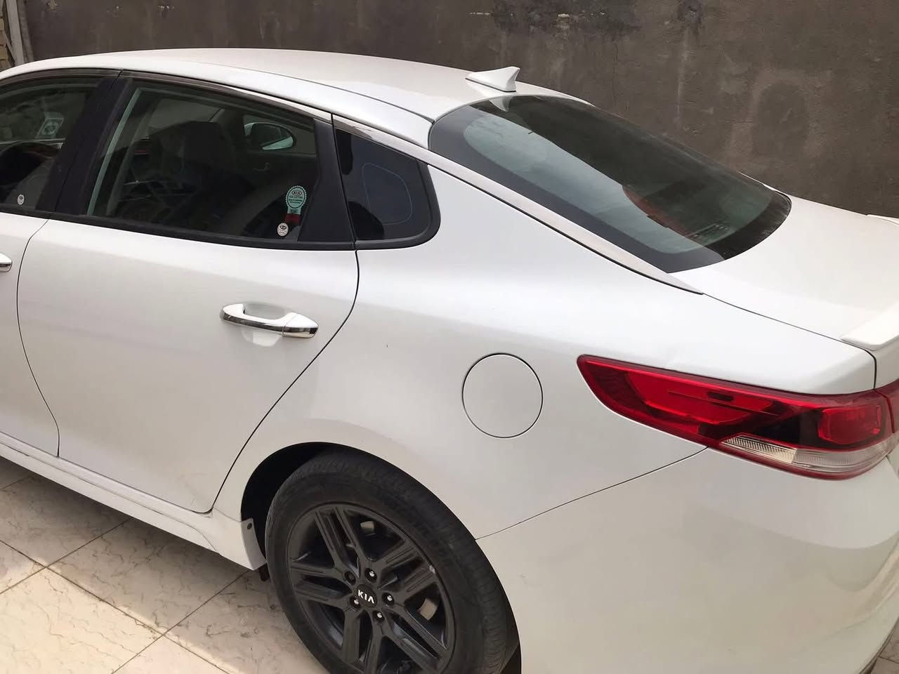 كيا اوبتيما وارد امريكي ضربتها كلش خفيفه الجاملغ والبنيد ومصلحات نفسهن يعني السياره لبيل واحد موديل 2017 رقم سليمانيه الدولي باسم ولد من البصره وصور الضربه بامريكه منشوره وي الصور السعر 137 رقم الهاتف ***********
(مكلف بنشر )
