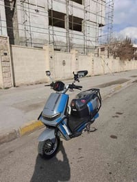 للبيع تراوس السعر  واتساب 07702329823