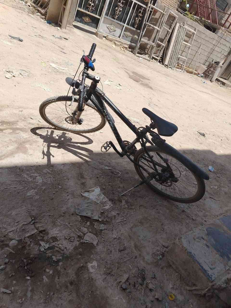 السلام عليكم من رخصة الادمن عندي بايسكل للبيع
نوع لويس الكندي بريك خلفي + بريك امامي دسكات مكينة خلفية تحمل ٨ كير + مكينة امامية تحمل ٣ كير حجمة ٢٥ + طواطة + قفل رمزي هدية مجانا المكان الغزالية الهياكل قرب مدرسة الراقية *********** او تواصل خاص
