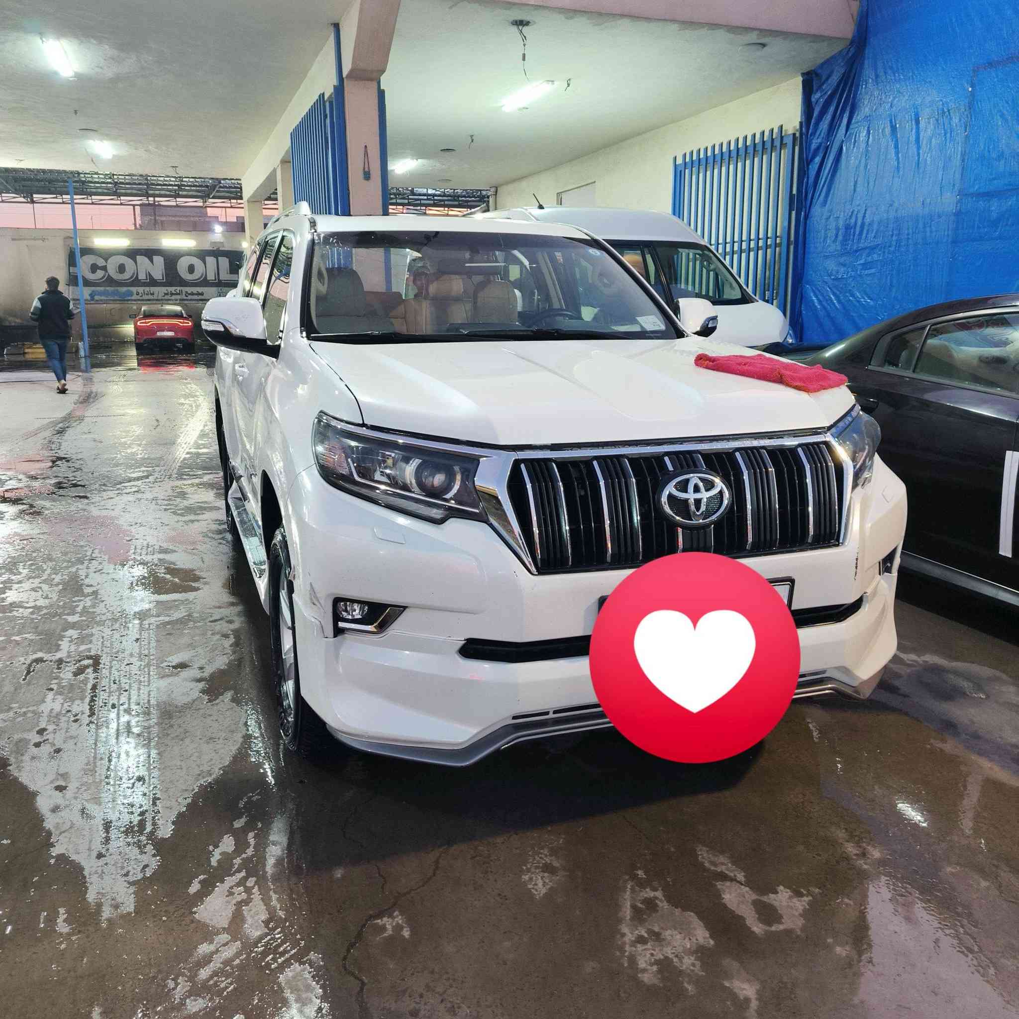 سلام عليكم
من رخصة الادمن 
برادو 2018 
فول مواصفات
تخم تاير
ثلاجه
ثلاثة قطع تبريد 
فتحت سقف
*********** للاتصال
