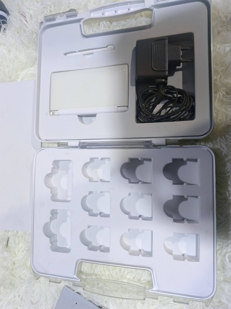 جهاز دي اس لايت ابيض نظافة 99 بالمئة مع شاحنة وقلم
مع جنطة خاصة بيه 

75 الف


**إذا كنت صاحب هذا الإعلان وتريد حذفه لأي سبب، رجاءا أرسل رسالة إلى الدعم الفني**