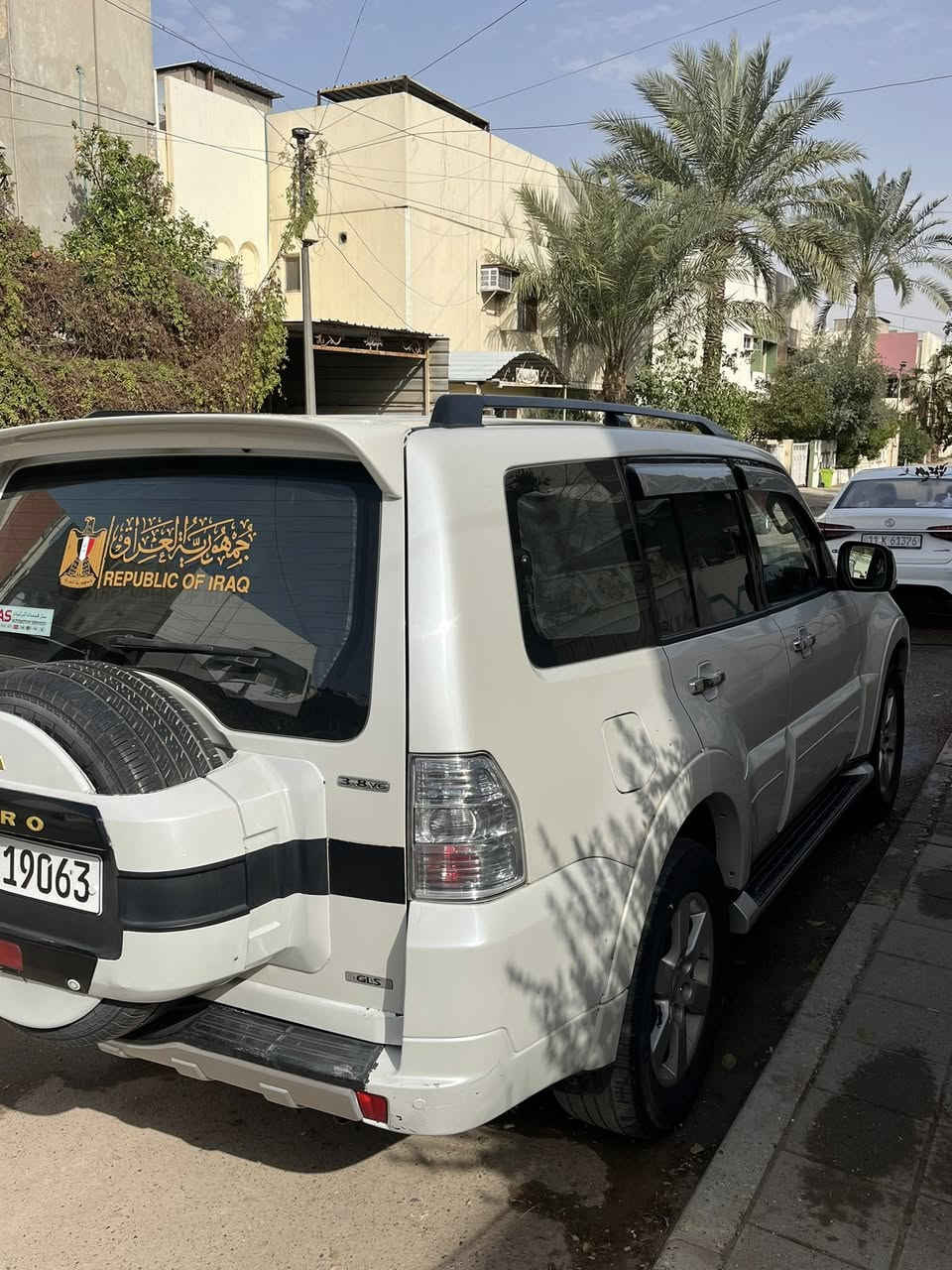 باجيرو 2008 السعر 145 وبيهة مجال بسيط حگ الجية
فول مواصفات كفالة عامة ما عدة طخة صغيرة  بل جاملغ عكس السايق فقط 
محرك 3.800
مري شفط 
شاشة جديدة 
تحكم ستيرن 
تبريد و تدفئة بل كشنات 
كشنات كهرباء 
ثلاجة شغالة 
صدر امامي خلفي جديد
منضومة زنون 
فتحة بل سقف 
رقم اربيل الجديد 
لا توجد غرامات 
شرط التحويل ثاني يوم 
مكان السيارة بغداد تقاطع النهروان القرية النفطية 

غير متواجد على الفيس للاستفسار الاتصال على الرقم 

***********
