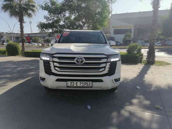 لاندكروز موديل 22 شركة ساز جديدة جدا باقيه على وضع شركه ماشيه 62  فول مواصفات  مكفوله من كل شي صبغ بارد حتي شخط..للااستفسار *********** مكان اربيل .. سعر 650.. 
////////مواصفات////////
محرك 6 سلندر تنفس طبيعي 
3 شاشه تطبيق
فتحة
تبريد مركزي
كشن جلد
كشنات تبريد
بيها كتاب تضليل 
دفلوك
4 ويل
حساسات
صندوق شفط
داخل ساج
وايرليس شحن
قفل ثقيل
سبير مانازل أربيل
