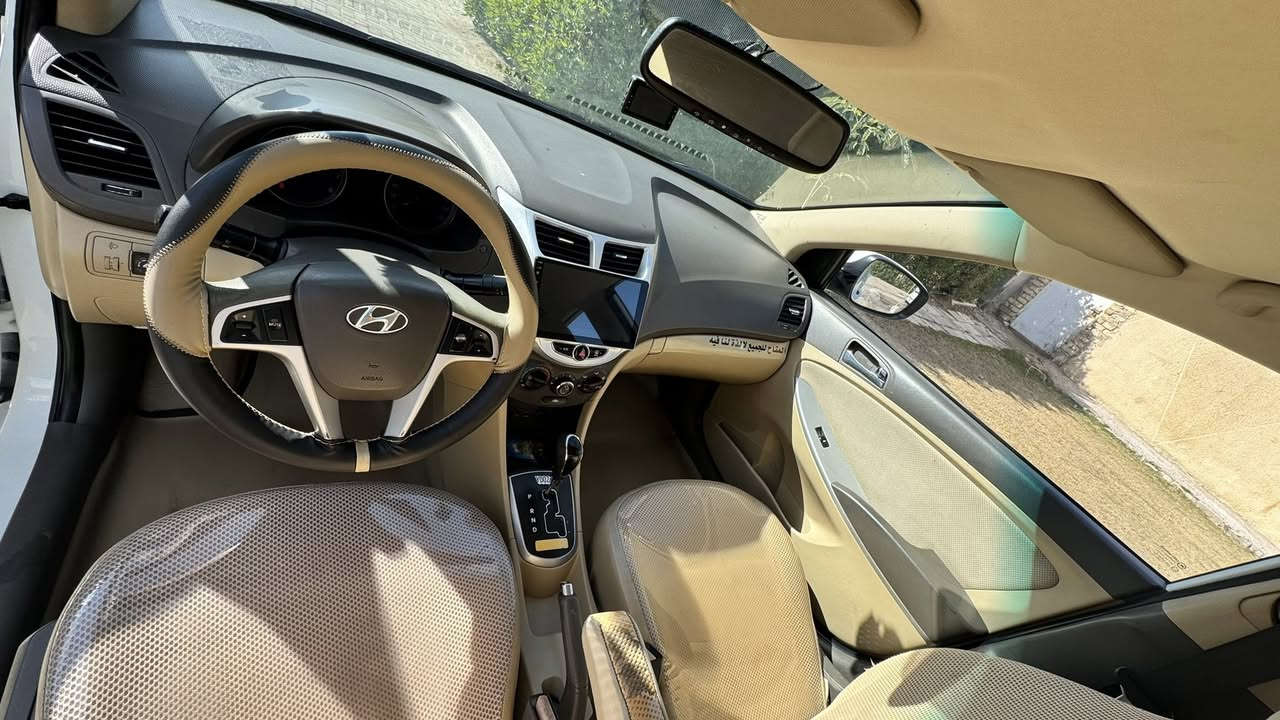 اكسنت للبيع موديل ١٤ خليجي ميكنه ١.٤ مخلين عليها منظومة غاز ممشى السياره ١٤٠ كم بيها رصعه بالقماره والدوسه مثل ما مبين بالصور  
سعرها 85 
للتواصل ***********
