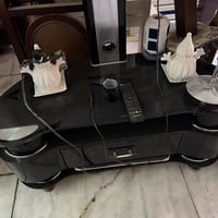 ميز • عارضة