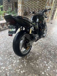 سي بي ٤٠٠ • هايبر ١٦ • مدفوع كمرك