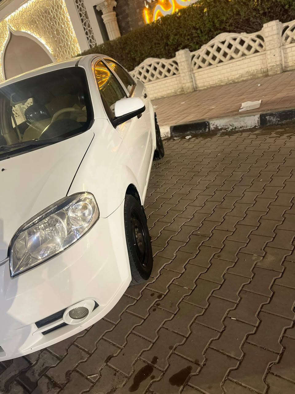 سلام عليكم افيو للبيع 2011 مكينة مفتوح سنوية و هزة جدد مداور ثاني يوم كفالة من صبغ والضربة (فقط بارد ) مكينة كير حدادية تبريد تدفئة كفالة مكاني نجف حي الغري. السعر 80 وبيها مجال  رقمي ***********
