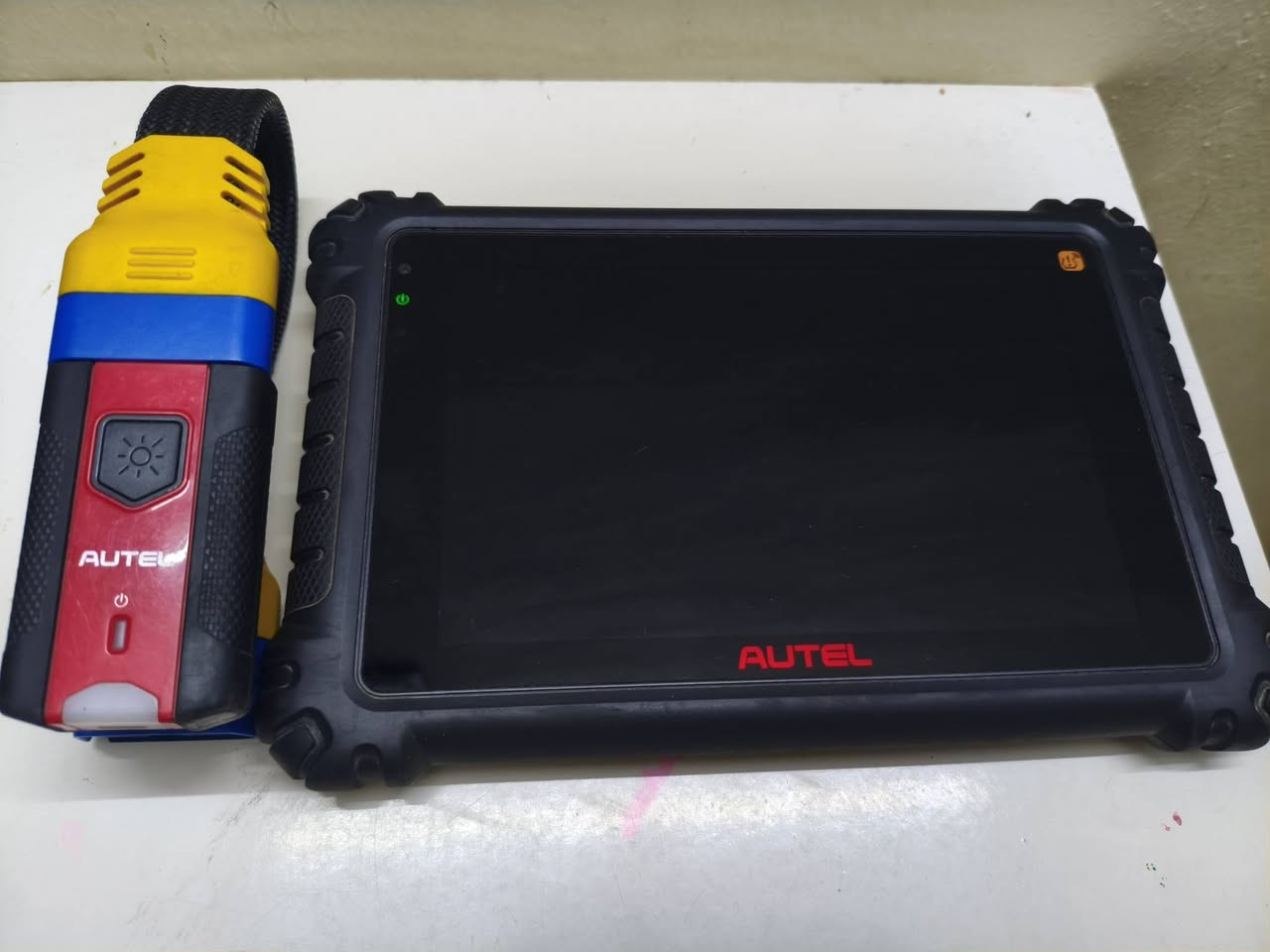 اوتيل 906 Pro Ts   فحص وبرمجة من ضمنها برمجة حساسات الاطارات وبي اشتراك اوتو اوث امريكي ، الجهاز بعده نظيف كامل مع الجنطة والملحقات  يخلص تحديثه الشهر العاشر ***********
