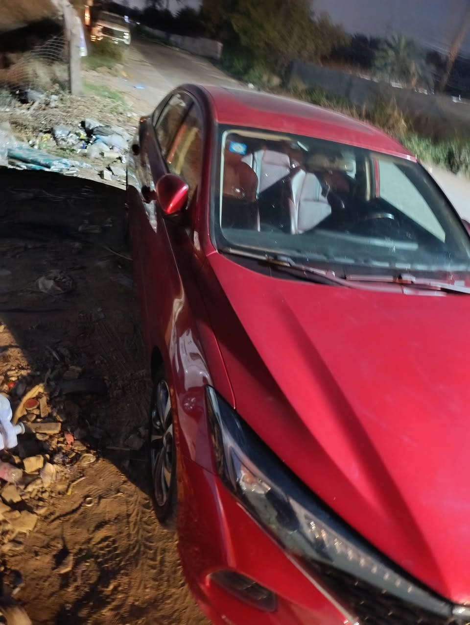 سلام عليكم سياره شانجان ايدو بلس موديل 2023 سياره فول مواصفات
ماشيه 180 الف كيلو  سعر 115 ورقه 
***********
