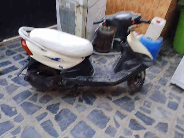 سلام عليكم ماكس قجمة اللبيع مبدل كفرات مكينة خير من الله وراق كاملة بسمي مكان بغداد شارع فلسطين سعر 325/ وبيها مجال كهربائيات زينة ماكو اي نضوح ***********/
