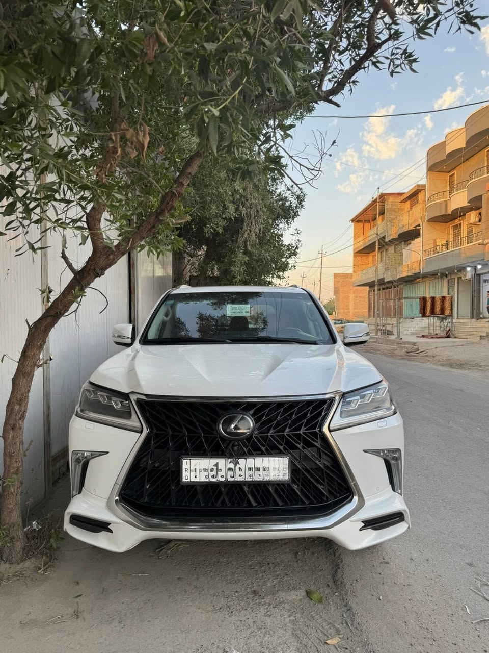 Lexus 2019
خليجية وگاله ال بريــم گامل مواصفات 
المسافه المقطوعة 81000 k.m حقيقي 
داخـل مشـمشـي 
الظــرر ..جامـلغ أمامـي مبدل نفس اللون .. الباقي مگفول 
السعر : 70,000 الف $ 
مگان السياره : بغداد /كراده 
للأستفسار :
***********
