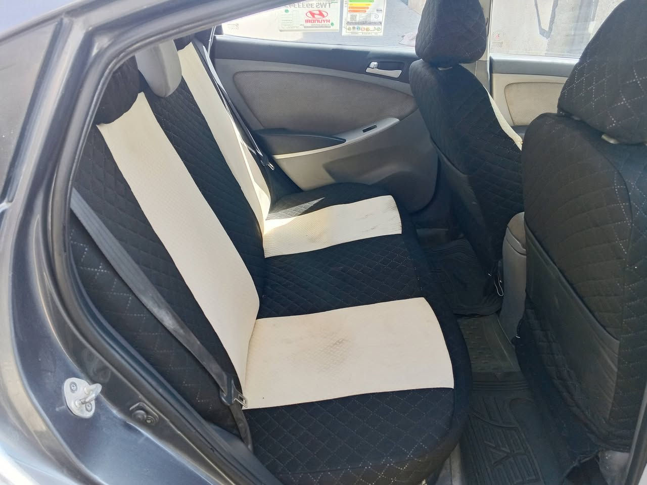 سلام عليكم 
اكسنت مظلع موديل 2012
وارد امريكي 
مكينه كير كفالة 
ألف 1600 
بيهه منضومة غاز 
تبريد ثلج 
تدفئه 
انس الدوانز 
كامرة شاشه 
تحكم ستيرن 
رقمك بغداد نكليزي تحويل مباشر 
بسمي شوكت متريد احولك 
كله شغال 
77 وبيهه مجال 73 مابيع بس المنضومه مال غاز 4 وراق 
مال واحد يريد يعيش بياع شراي مابيع 
مكان مدينة الصدر بغداد 
***********
