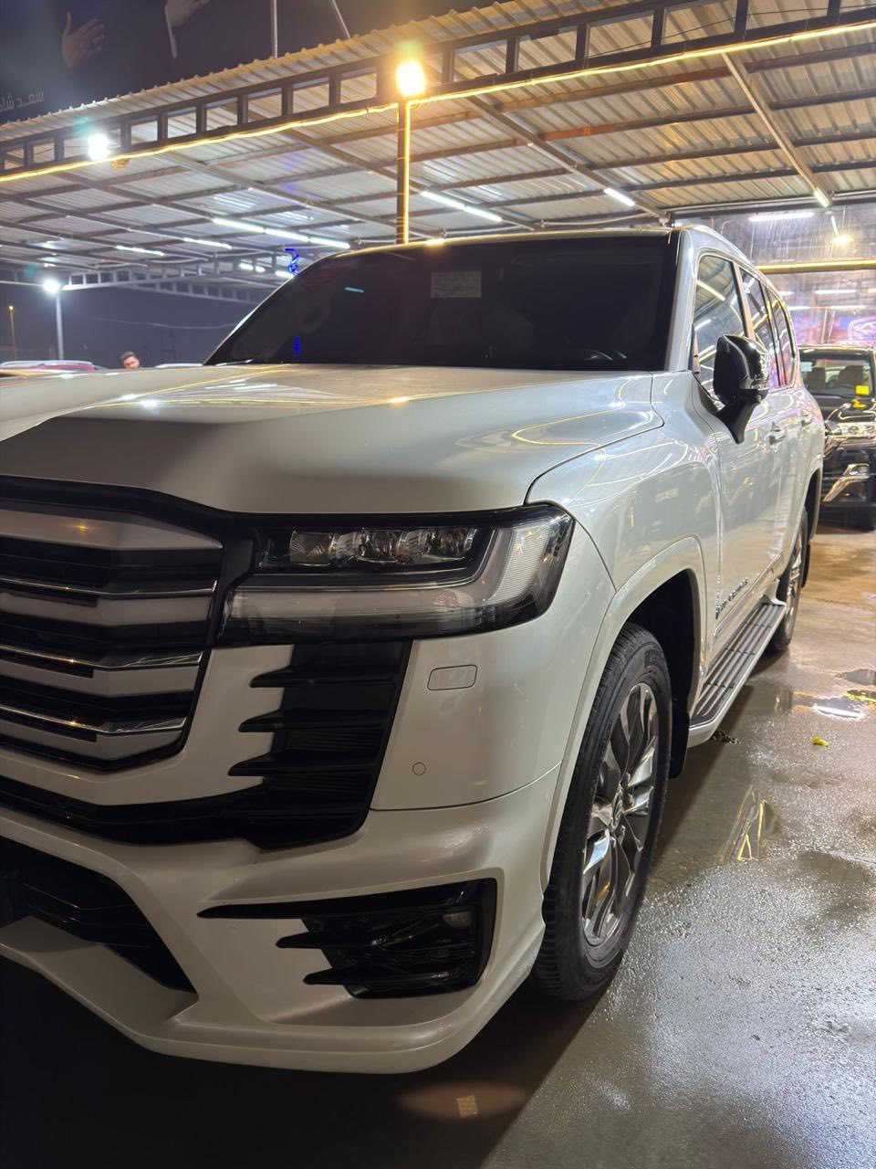 السلام عليكم
لاندكروزر للبيع 

موديل 24 

الفئه VX فول مواصفات 

الممشى 50 الف كيلومتر 

السياره كفاله عامه نضيفه بمعنى الكلمه 

السياره بغداد خصوصي

السعر 77,000$ وبيها مجال 

للتواصل ***********
