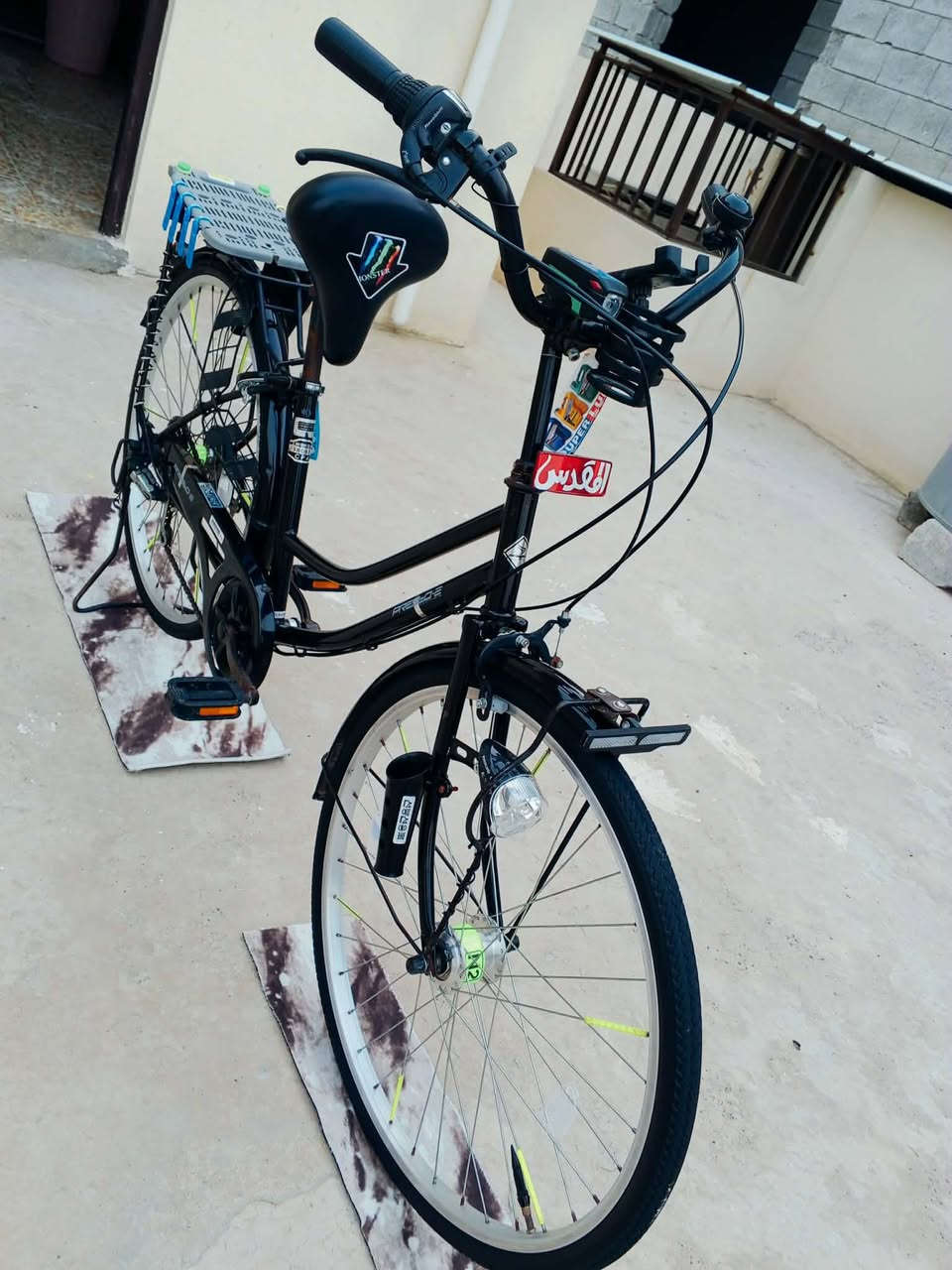 للبيع فقط مع الغراض حجم 26 
رقم الهاتف ***********
