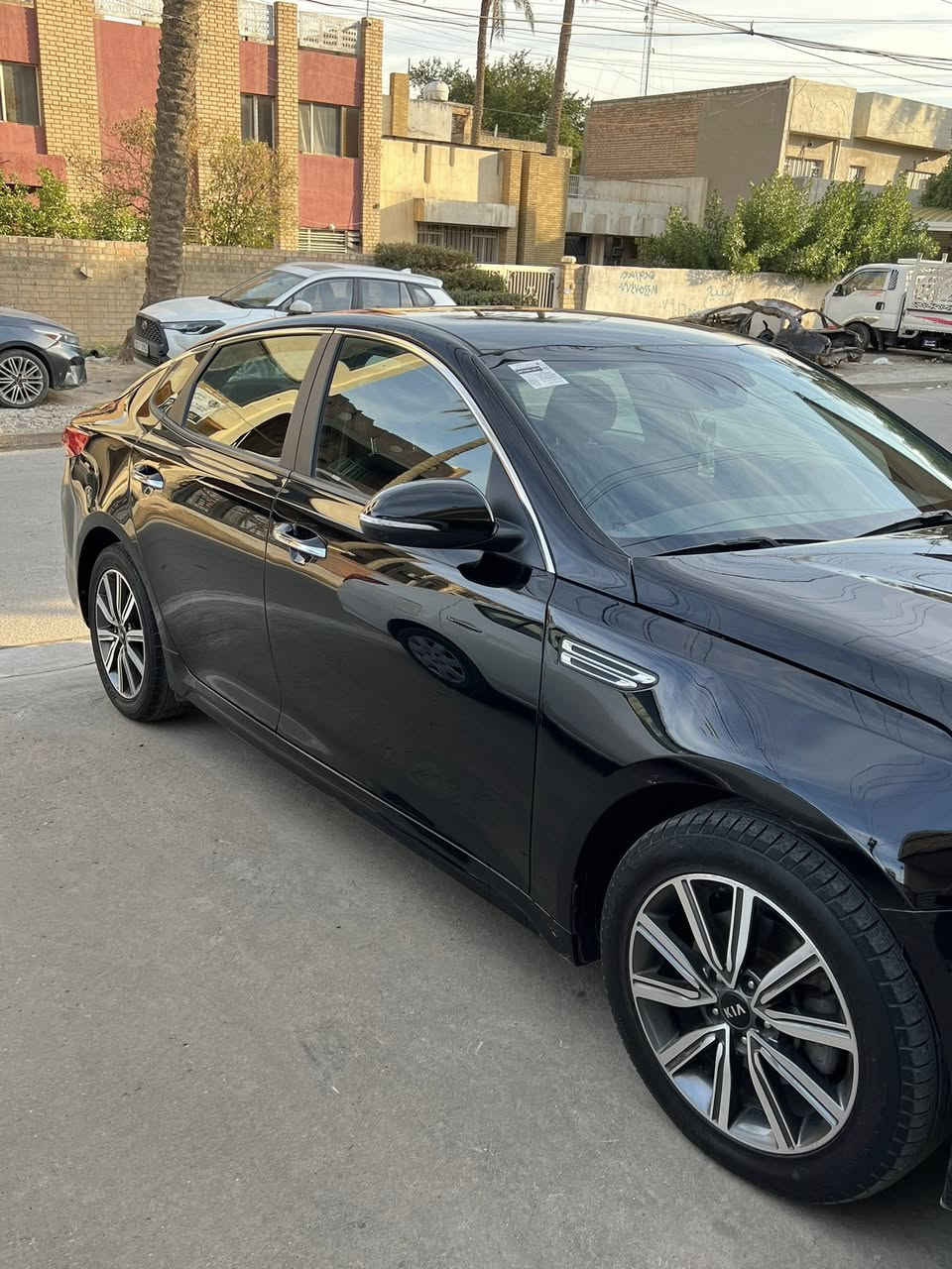 للبيع كيا اوبتيما موديل 2019  امريكي حادث فقط صبغ البنيد ماشيه 57 الف رادار امامي خلفي حساسات خلفيه قياده ذاتيه مكان السياره المنصور ***********السعر 135$
