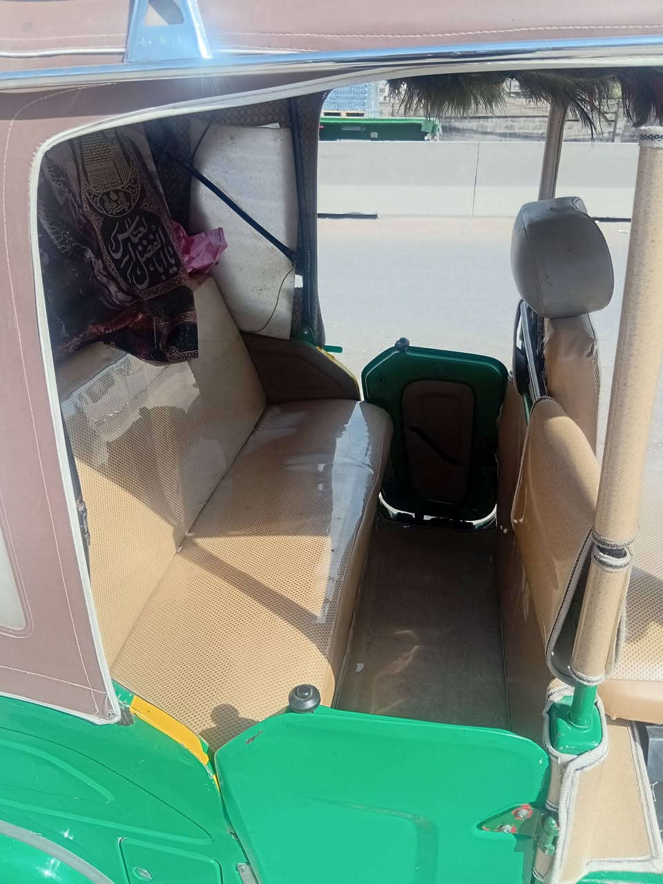 السلام عليكم تكتك موديل (٢١) تكتك نضيفة لا يوجد ضربات 
مكفولة بس بيهة برد سعر 8500 وبيهة مجال مكان بغداد قرب بسمايه رقم ***********
