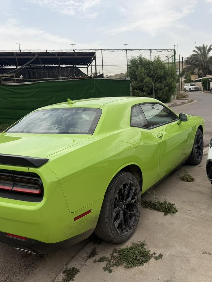 سلام عليكم جالنجر 2023للبيع لون مميز تفاحي مكاني بغداد موضح بصوره حادث سرقه موصفات GT من عده فتحه السعر خاص ***********
