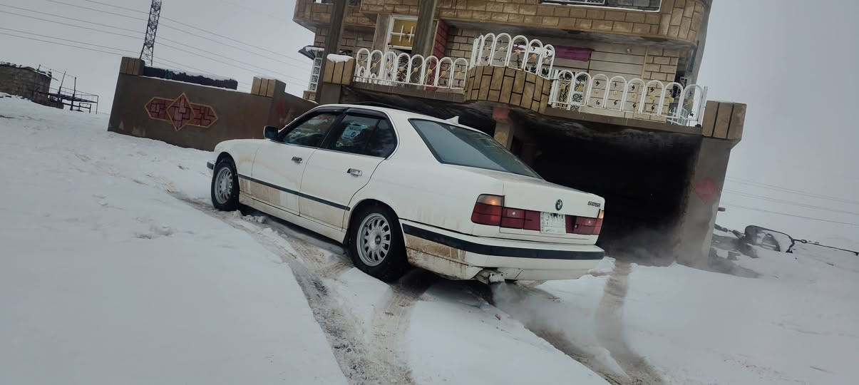 السلام عليكم pm 25 محرك كبس فول أوتو  فتحة سقف تبريد كابون بانزين رقم ألماني تحويل من الشرعي صبغ جاملغ خلفي تواير جديد السعر 62 وبيها مجال ***********
