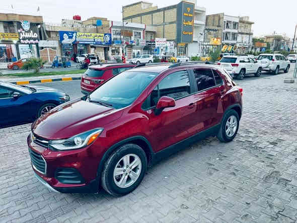 شيفروليه تراكس 2022 فول مواصفات 🔴✅
__________________________________________
مكينه 1.4 توربو 🚀🚀
بدون رقم 🔴
ضررها الجنطة فقط🔴🔴
 ***********
