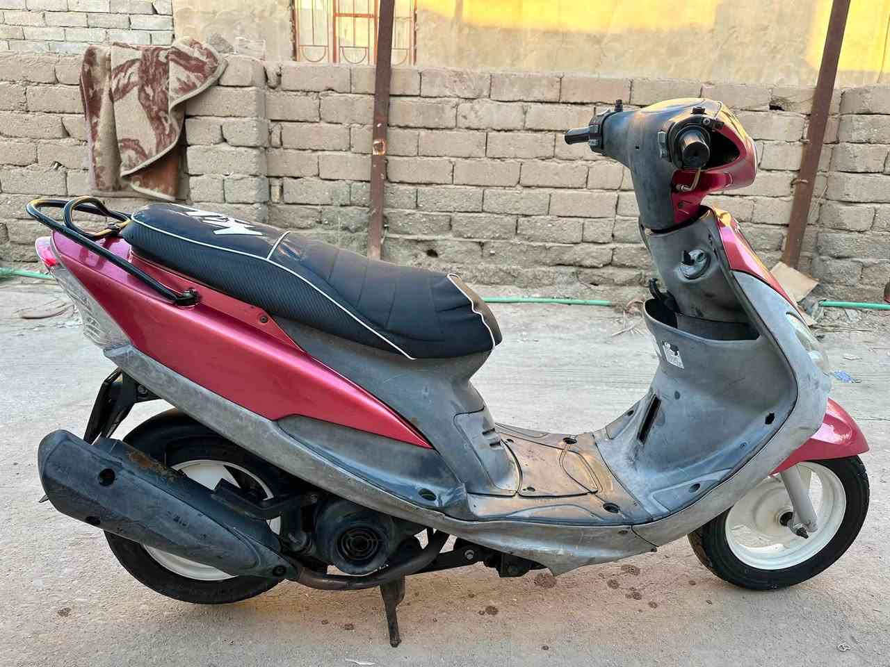 سلام عليكم دراجه قجمه  للبيع  الدراجه مكفوله من كلشي
فقط مبدله ولفات 
كفرات اصليه كهربيات كله شغاله الدراجه جاهزه مانقصه شي 
السعر 650 او بيه مجال قليل
عنواني قضاء المدينه منطقت الشروق 
رقم التلفون ***********
