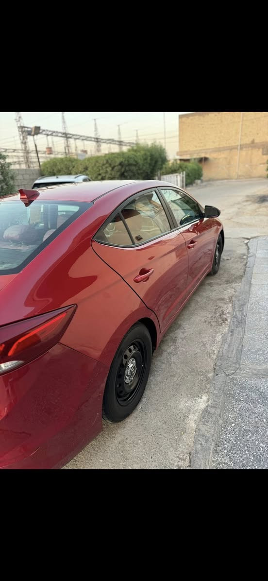 سلام عليكم شباب النترا 2018
سيارة فول مواصفات فتحة بصمة 
حساسات سيارة رقمة بغداد بسمي مكينه 2000 دوش 
حادثها بس بمريكا بدون دواخل بدون لغود بدون شواصي فقط الشاصي مال جاملغ الخلفي مواصفاتها معروفة تبريد شغال صدر خير من الله سيارة مابيها كل نقص مكاني بغداد   125 وبيها مجال 
***********
