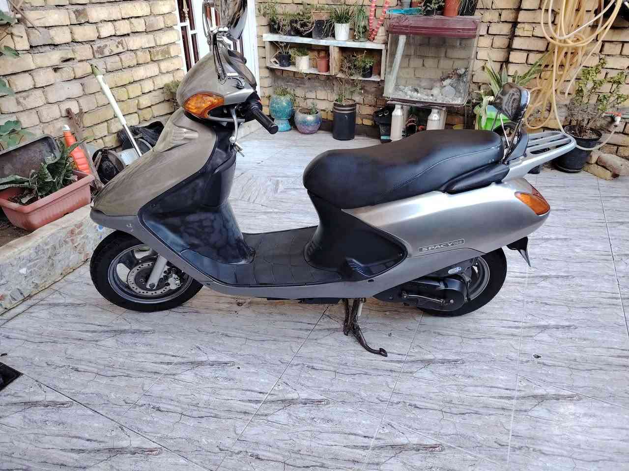 سبيسي ياباني مكفولة بلادي ونضيفة وخير من الله كل نقص مابيها السعر خاص ***********
