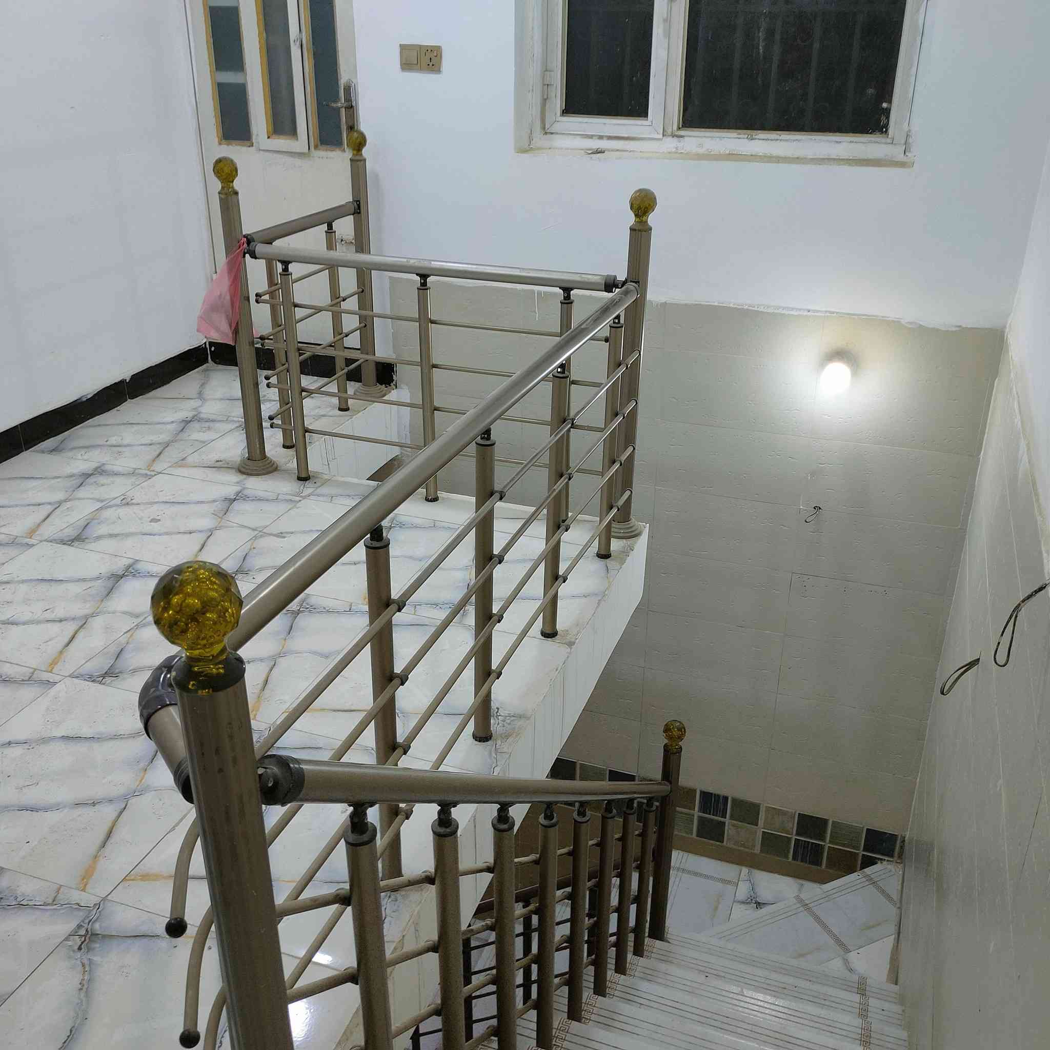 بيت مساحه ٨٨ متر طابق ونص بناء جديد  طابو٢٥ مقاطعه ١٠/٢ افضل منطقه خدمات كامله  قريب عل قناة خلف سيراميك علي عودة للاستفسار الاتصال على الرقم ***********
