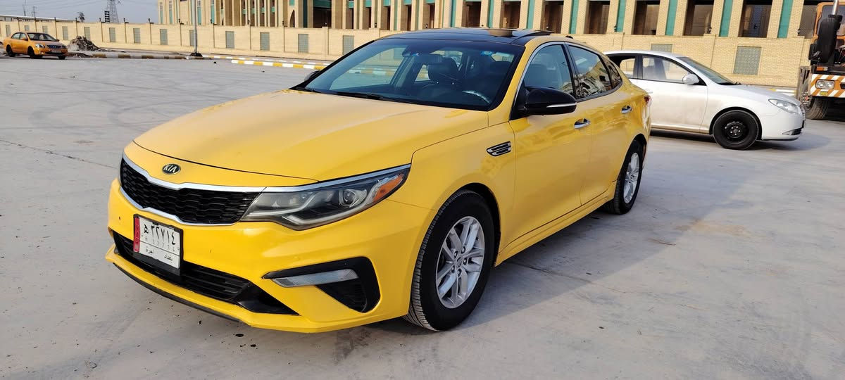 للبيع كيا وبتما مديل 2020 وارد أمريكي محرك جيدي اي فول مواصفات على الخير  لمتد بصمه  حادث جاملق خلف السايق ولباب ولباقي مكفول محرك وكير بل جيس تخم تاير حداديه جديده مال جناي للستفسار اكثر التصال على *********** مكاني كوت.         السعر   138 وبيهه مجال
