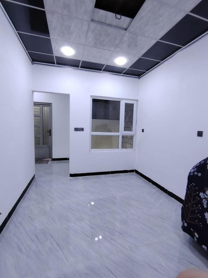 'دار للبيع'
حي الملايين الاولى خلف فلل العناز 
مساحه 115م واجها 6.5 طابقين
طابق الاول غرفت نوم+هول+ستقبال+صحيات+مطبخ+مناور2
طابق الثاني ثلاثه غرف نوم+هول+صحيات
للأستفسار اكثر اتصل 📞
***********
***********
