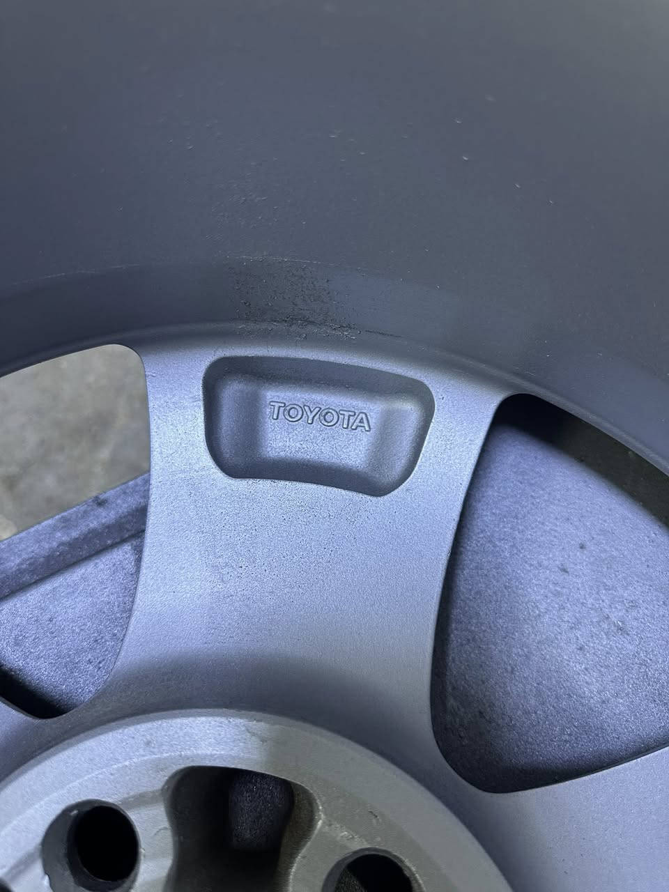 ويل كب تويوتا كامري 2007 2011 se بلادي حجم 17 صبغ جديد و بلنص شرط الفحص اصلي ياباني
***********
