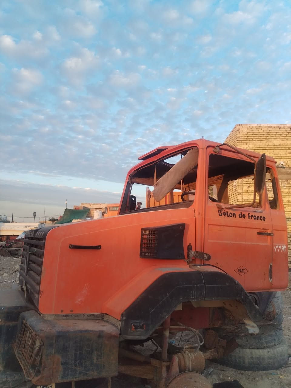 سلام عليكم قمار رينو جديده ومحرك رينو جديد مديل 97 البيع لاستفسار على ***********
