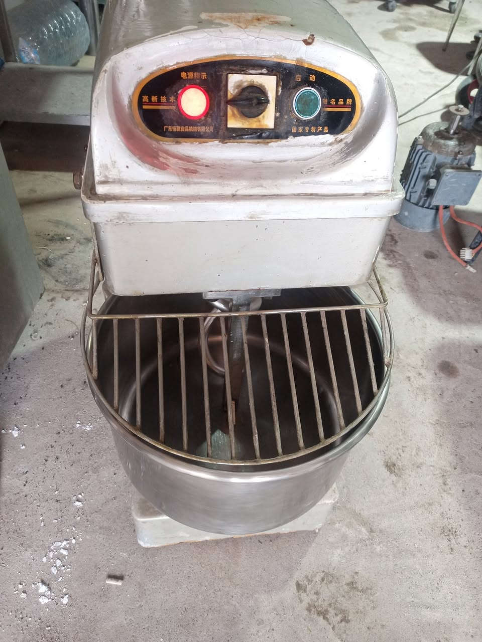 حجانة لولبي  ٨ كيلو عتا ١٠ كيلو كربايي سنكل جدر يفتر
*********** واتساب ***********
