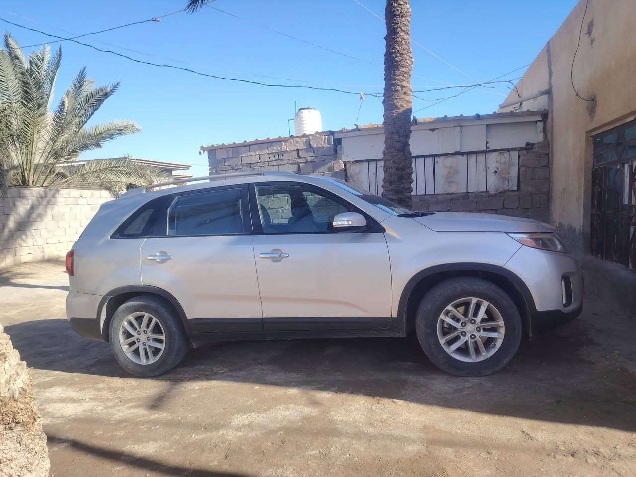 سلام عليكم سياره لبيع  سورنتو موديل 2014 خليجي
5 راكب محركه 2400 سياره حلوه خير من الله 
رقمه بغداد انكليزي سياره صارله 15 يوم من صعدت هزه 
سعر 180
الاستفسار: ***********
