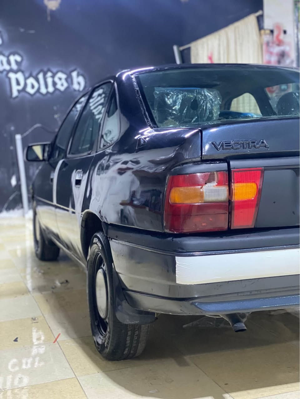 ئؤپل فيكترا ١٩٩٠ 
ئارم بلاستيك هةولير 
مةكينة ١٨ 
پاوةر 
Abs
جوار تاية ويلي لؤك 
ناو داخيلي لؤك 
تازة پةم عام كراوةتةوة  بؤ جواني 
ليدراوي و خايسي نية بة شةرتي فةحس 
موس و براوةي بة شةرت 
سةرةدةبلي بة شةرت 
بريك و ئيستؤپي تازة جاك كراوةتةوة ئيش دةكات 
لايت و جواري و سةكنيشي ئيش دةكات 
سلايدي ئيش دةكات 
نقوستاني تيا بوو بوتي جاك دةكةمةوة بة شةرتي فةحس بةك  دينار نقوستاني نية 
گير و مةكينةي بة شةرتي ١٠٠ فيتةر 
شوين كؤية 
نرخي ٢٧ وةرةقة 
***********
*********** كويسينجاك, أربيل
