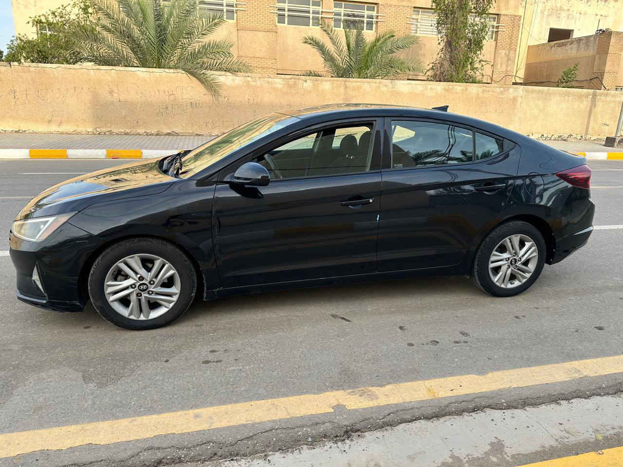 سلام عليكم النتره البيع موديل 2020 رقم واسط بسمي جملغ وبنيد بدون داخل سونار بل منشور سعر 118 وبيه مجال قليل مكينه وكير تبريد مكفولت ماشي 83 مكان السياره واسط الصويرة ***********
