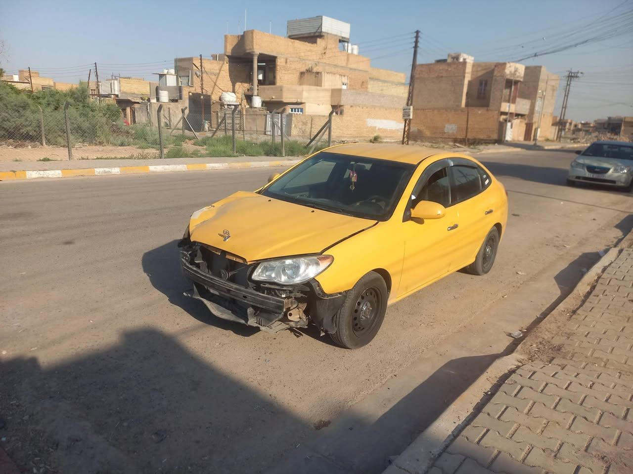 السلام عليكم لبيع  النتراه أمريكيه موديل ٩ بسمي لبيع على حادثة سابقا حادثة لغد وهسه جاملغ وبنيدوهاي صور سياره شغله بس تذب ماي من جوين تبريد كير محرك مابيهن شي صدر تخم تاير مكاني الحسينيه مال راشديه وهذا رقمي شراي اتصل ***********
