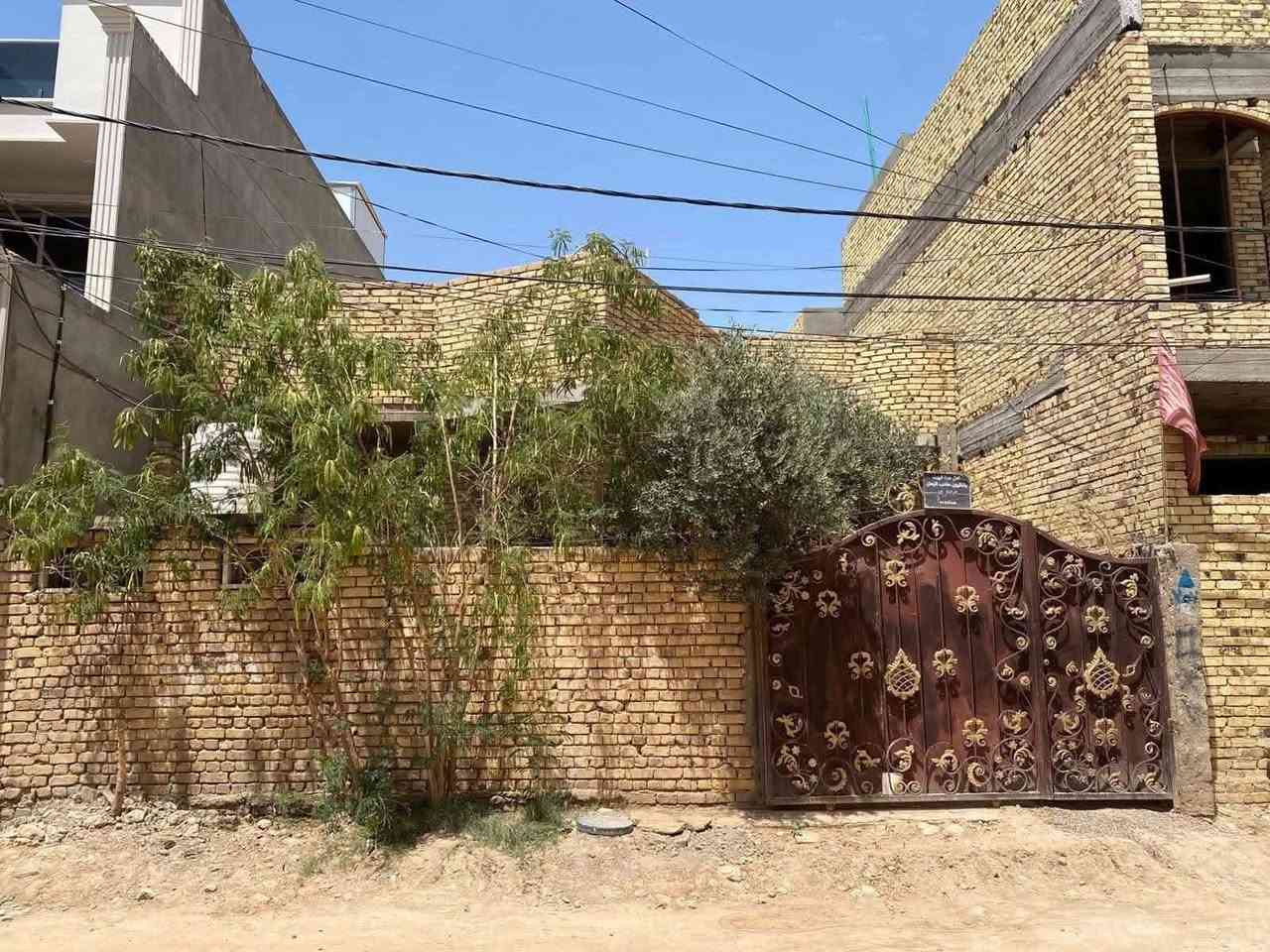 🛑 دار سكني  للبيع 🛑 
المنطقة : الديوانية ؛ام الخيل الثالثه🚩 
اقرب نقطه ؛شارع عشرين ثاني فرع 
المساحه :200🏛️واجه 10
التفاصيل :  طابق واحد
    
الطابق الاول🛑 غرفتين وصالة واستقبال ومطبخ  وصحيات داخليه وخارجيه 
الطابق الثاني؛صاله 
للاستفسار 
     مراجعة مكتب رسول الوزني للعقار  
الديوانية . حي الحضارة بداية شارع اسواق طيبة
 للمعلومات ولمزيد من التفاصيل ⬇️
       مراسلة الصفحة  
      او الاتصال
***********
