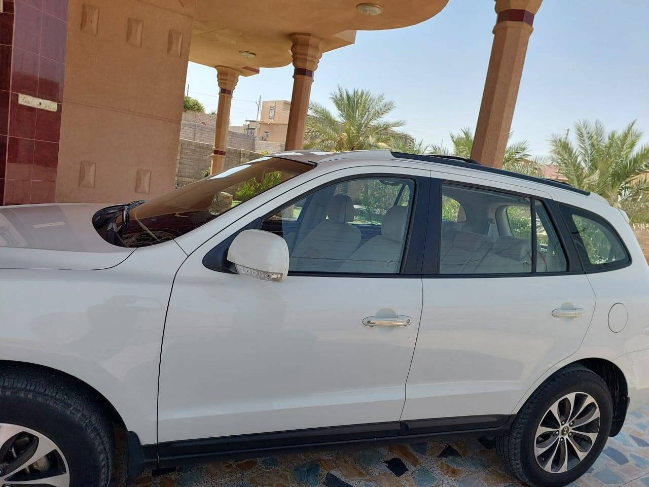 للبيع ... سنتافيا خليجي ٢٠٠٩ 
السياره فول مواصفات ضمن 40 سياره بالعراق حسب كلام صاحبها السابق 
محرك 2700 ( ٦ سلندر المرغوب )
 كشانه جلد كهرباء مقعدين اماميمري شفط تحكمات ستيرين كامله كامرا دواره 
حساسات خلفيه كامله ثلاجه تبريد 3 قطع  7 راكب فتحه بالسقف فور ويل
كامله كل المواصفات عدا البصمه لان موديل 2009 متجي بصمه بالسيارات الكوري
السياره ب اسمي شخصيا والسنويه ل ٢٠٢٨ 
محرك وكير بلادي مامفتوحات 
ماشيه ١٥٧ الف كيلو 
ضررها بنيد تبديل وتوحيد لون ونص من الجاملغ الخلفي صبغ
صور الضرر بالمنشور 
 السعر ١٤٥ وبيها مجال 
الانبار _ الحبانيه _ الخالديه _ الصديقيه 
اتصال    *********** 
واتساب ***********
