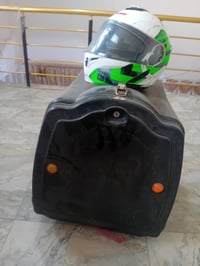 خوذه اصليه وصندوك البيع العنوان الكماليه  07838124406