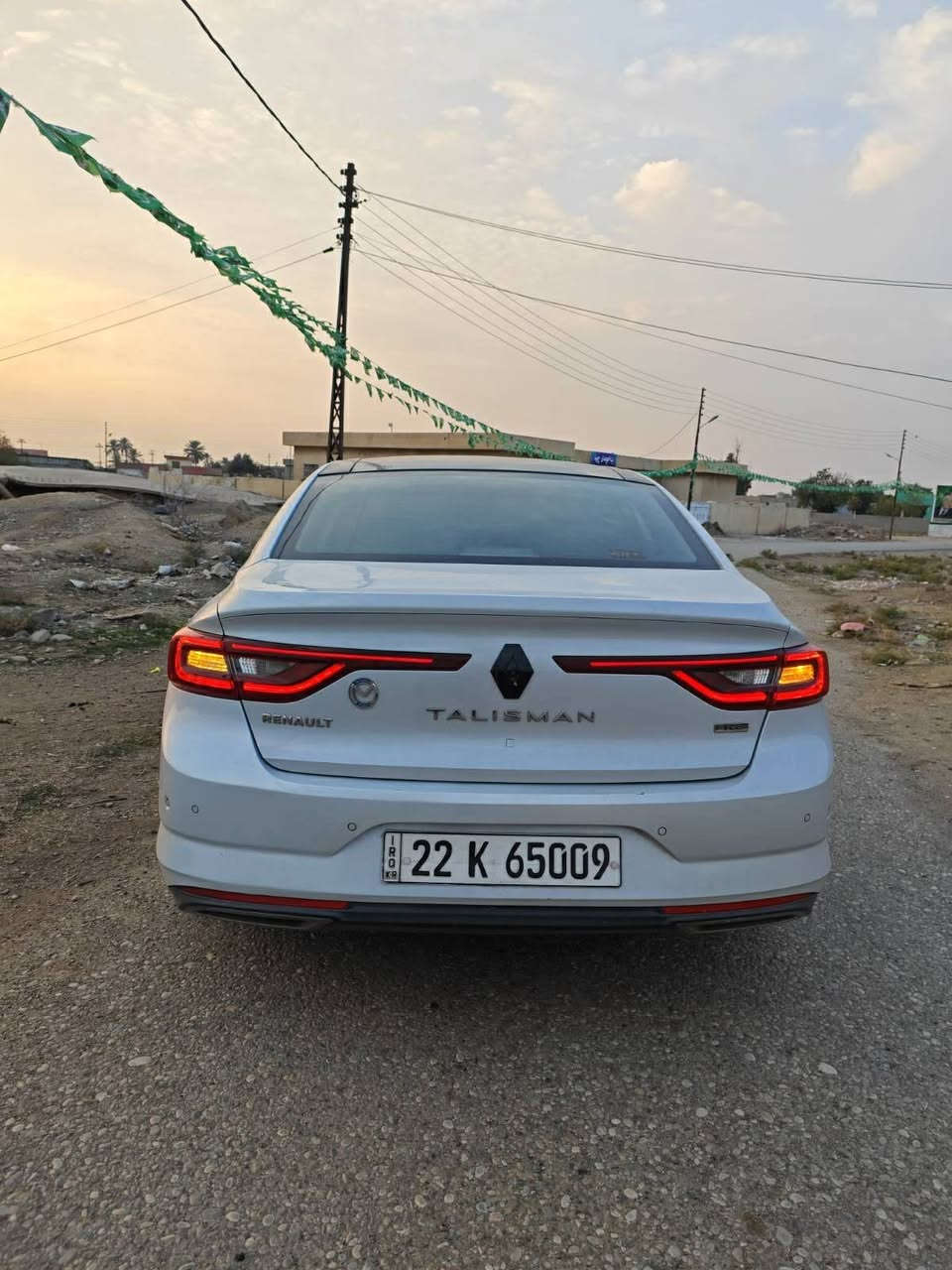 رينو تاليسمان 2018
السيارة فووول مواصفات 
بدون صبغ كلين  
اللون : ابيض  
لون الداخل : احمر وأسود 
السيارة  بيها جمب بسيط من خلف
المواصفات :
* شاشة كبيرة ايباد وتم اظافة نظام اندرويد اوتو و كاربلي 
* كشنات كهربائي
* كشنات تدفئة وتبريد
* نظام أوتو بارك
* قطعتين تبريد
* داخل 7 الوان
* بردة صندوق اصلي شركة
* ليدات امامية لايت ودعامية
* لايتات زينون اصلي عالي وناصي
* أوتو لايت
* كاميرا خلفية
* حساسات امامي وخلفي وجانبي
* رادار خلفي
* رادارات جانبية
* بانوراما
* تحكمات ستيرن
* كروز سرعة وليمتر
* اشارات مرايا
I
*  هاندبريك بصمة
* نظام خرائط العراق
* انظمة قيادة ٥ متنوعة سبورت وايكو وغيروها  
ماشية 72000km
السعر1٤٠
مجال بصيط 
مكان اربيل 
***********. *********** أربيل, العراق

