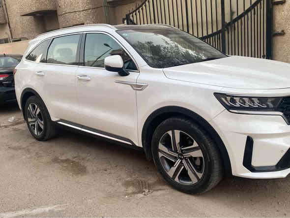 السلام عليكم
سورنتو 7 راكب موديل 2021 خليجيه مكفوله 
حجم المكينه 3500 V6
ماشيه 49 الف كيلو
فول مواصفات
بانوراما
بصمه
كشنات جلد +كهرباء
كير ماوس
هاند بريك كهربائي + اوتو هولد 
شاشة كبيره
تبريد بيانو
ثلاث وضعيات قياده
حساسات امامي خلفي
لدات امامي خلفي
مري شفط
تبريد 3 قطع مناخ منفصل
إناره محيطيه
بردات خلفيه
صندوق كهرباء +كشنات خلفيه كهربائيه
ملاحظه
السياره بيها شخط بسيط ممبين بالباب الخلفيه الوره السايق وطخه بسيطه نهاية الباب الوره السكن والجاملغ الامامي اليمنه بي رصعه بسيطه وتكحيل بسيط بالدعاميه الاماميه
كل الملاحظات موضحه بالصور
اني عايفها على حطتها لان ممأثره على شكلها 
السياره مكفوله من الصبغ والبارد 
تبديلات الدهن كلها بالدوليه 
مكاني بغداد الكرخ
اليرموك او المنصور 
للاستفسار 
‏‭0790 554 2172
السعر  290$ ورقه‬ بغداد
