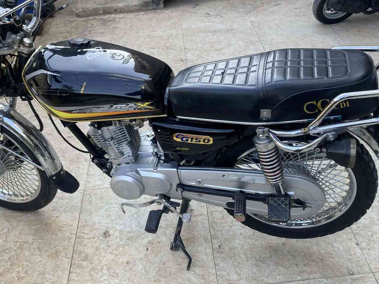 سلام عليكم 
دراجه ايراني موديل ٢٣ للبيع نضيفه كل عيب مابيها نشطه 
كهربائيات شغال فقط اشاره وحده ماتشتغل + هورن باقي شغال محرك نضيف مامفتوح بس قبق فيلس مفتوح صالنصه نجمه صوت 
السعر٤٧٥ بي مجال للطيبين🤍


**إذا كنت صاحب هذا الإعلان وتريد حذفه لأي سبب، رجاءا أرسل رسالة إلى الدعم الفني**