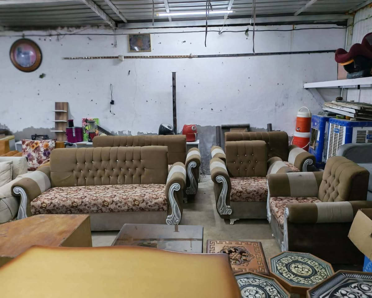 تخم وردي 10مقاعد ظهر ماته يتكبر ويصغر ب350
تخم جوزي او بيجي 10مقاعد ب160
تخم ابيض او بيجي سرير مخزن جربايه يتحول 10مقاعد مع مفرش وكوشات ب350
كراسي ورديه عدد6 ب175
بنكه سقف ثانويه ب15
قلاية هوايه شرط لشغل ب10
طبلة وسطيه ب30 واكو اكبر ب40
مبردات سنكر كار الاصلي ب50
قاطع مع باب حجم دبل ب75
ميز مكتب ب220
كل الاسعار بيهم مجال


**إذا كنت صاحب هذا الإعلان وتريد حذفه لأي سبب، رجاءا أرسل رسالة إلى الدعم الفني**