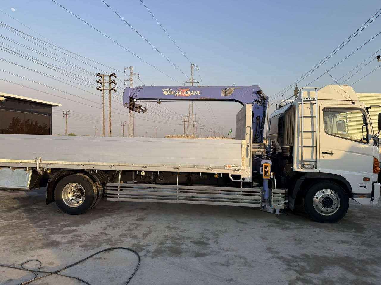 سلام عليكم للبيع هينو شيطان فحل 8 برغي
طول الشاصي سبعه متر عريض للخير

محسن سايدبريك هوا محرك 80 فووول عادي

رقم بعداد موديل2018 دخول جديد

العنوان واسط الصويره

***********

***********
