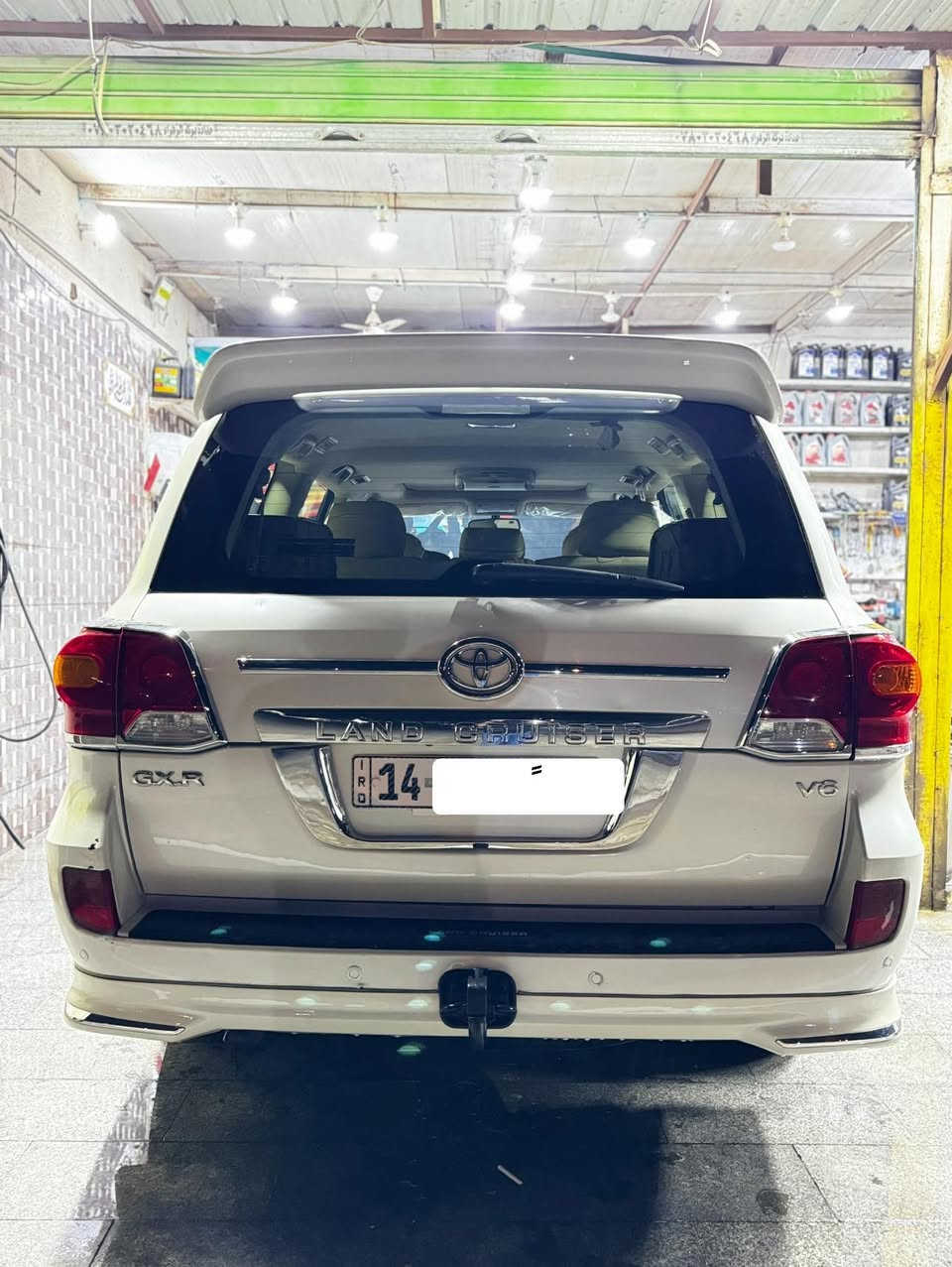 سلام عليكم 
اخوتي التعجبه سياره يشلع عيوني  وبخدمته 
وماعتقد اكو هيج سعر بهل نضافه
كفاله عامه✔️
لاندكروز GXR V6 
جكساره. مكينه ٦ سلندر
موديل.  2009  
رقم بصره.                                  سعر سياره: 8 8 2$ بيه مجال
كير ومحرك كفاله شرط من ابرغي
ممشه ٢٠٠كم
كفاله عامه سياره 
سيارهً فول مواصفات
٣ بصمات ثلاجه. وفتحه وشاشه وسيدي وشاشه بل سقف
وعليهه زنون.  يعمي الله شاهد. بشوف احله سياره جاهزه كلش

مكان ناصريه.     ***********
