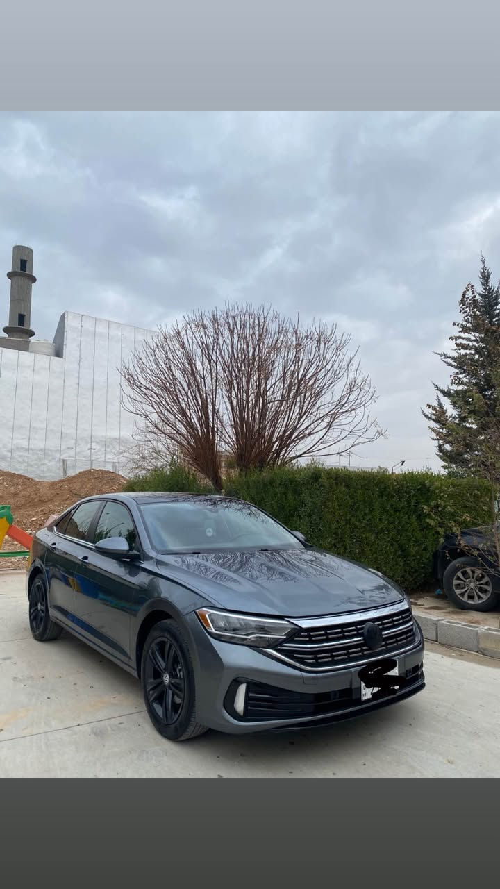 Volkswagen jitta 2023 se+                    بوفروشتن مةكينة ١٥ توربو فوول مواسةفاتة پانوراماية بةسمةية شةغالة گيچ ئةليكتروني گيچ ٧ رةنگ گوشين جلد و كارةباي هيتةر بريك  بةسمة رادار زور مواسةفاتي تر سةيارة  ٢ پارچةي بوياغة چاملغ و بونيت ارباگ بةس شاني تةقية راديتة بيلادي بةشةرت گير و مةچينةو تةقةو رةقةو بةناوكردن غةرامة هةموو شتي بةشةرت شوين هةولير*********** أربيل, العراق
