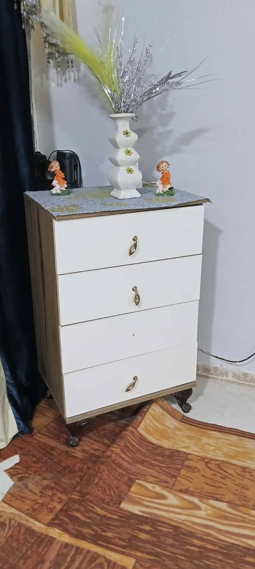 غرفه تركي ضخمه  تكمه نظيفه مابيه ضرر .ديوانيه .الاسكان .مقابل المعهد التقني ***********
